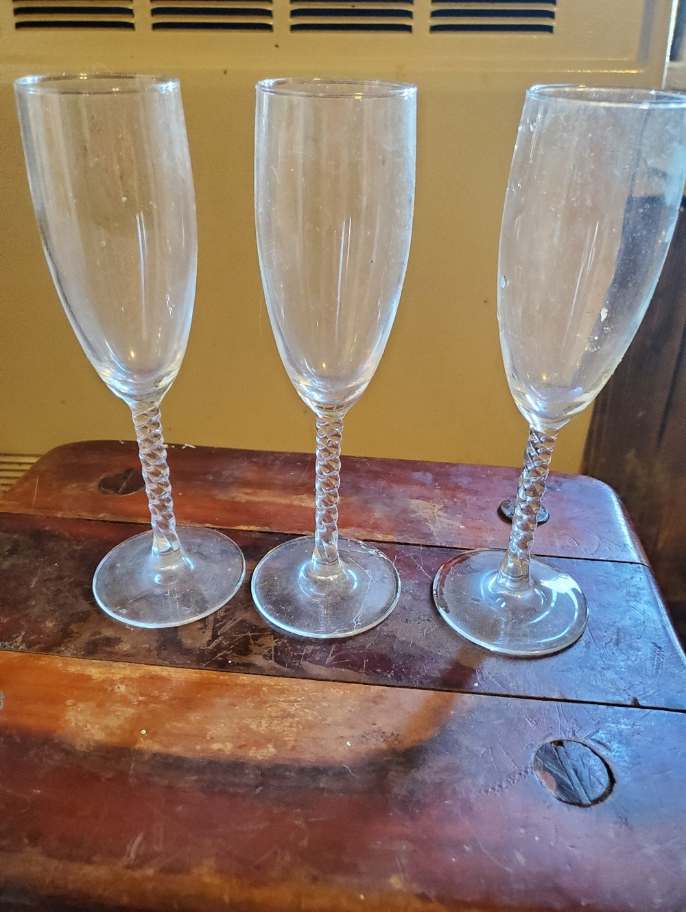 Set of 3 Clear Twisted-Stem Champagne Flutes